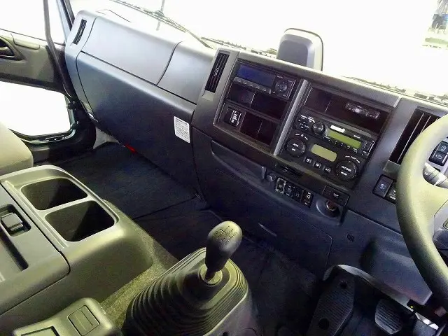 オートAC　PS　PW　SRS　ABS　キーレス　左電格ミラー/ミラーヒーター　エアサスシート/肘掛け　AM/FM　ETC　バックモニター　ドラレコ　フロア6MT|いすゞ フォワード 2RG-FTR90V2(2WD)の写真10