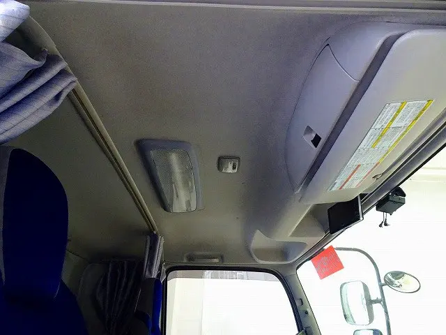 2人乗りベッド付　室内蛍光灯/カーテン　消火器1個　純正エアディフレクター|いすゞ フォワード 2RG-FTR90V2(2WD)の写真18