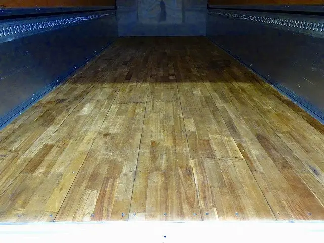 荷台内寸：622×241×240　日本フルハーフ/DMW　リア観音扉　左右セイコーラック　床フック5対　ラッシングレール2段(60cm/140cm)/ベルト2個　荷室LED灯3個|いすゞ フォワード 2RG-FTR90V2(2WD)の写真26