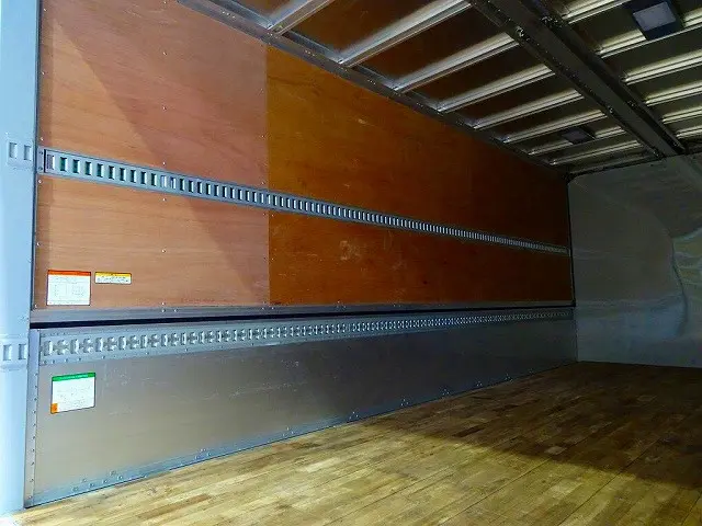 荷台内寸：622×241×240　日本フルハーフ/DMW　リア観音扉　左右セイコーラック　床フック5対　ラッシングレール2段(60cm/140cm)/ベルト2個　荷室LED灯3個|いすゞ フォワード 2RG-FTR90V2(2WD)の写真28