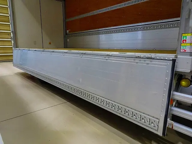 荷台内寸：622×241×240　日本フルハーフ/DMW　リア観音扉　左右セイコーラック　床フック5対　ラッシングレール2段(60cm/140cm)/ベルト2個　荷室LED灯3個|いすゞ フォワード 2RG-FTR90V2(2WD)の写真35