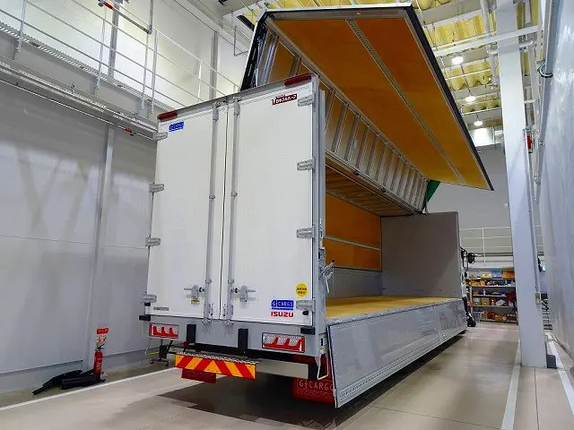 お問合せ管理No.G809　R6 ギガ 14.6t 3軸 2デフ アルミウイング リアエアサス 380ps|いすゞ ギガ 2PG-CYY77DU(6x4)の写真28