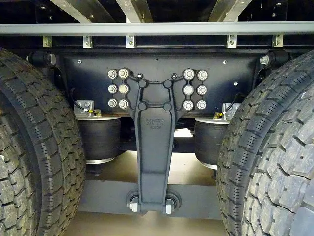 いすゞ ギガ 2PG-CYY77DU(6x4)の写真46