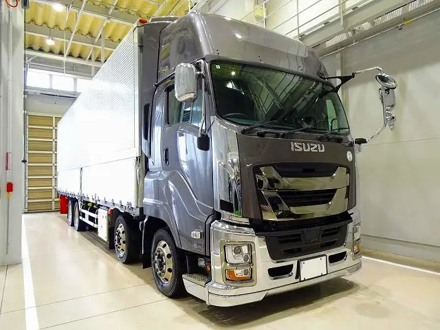 いすゞ ギガ 2PG-CYJ77C(8x4)の写真2