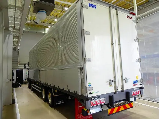 いすゞ ギガ 2PG-CYJ77C(8x4)の写真4