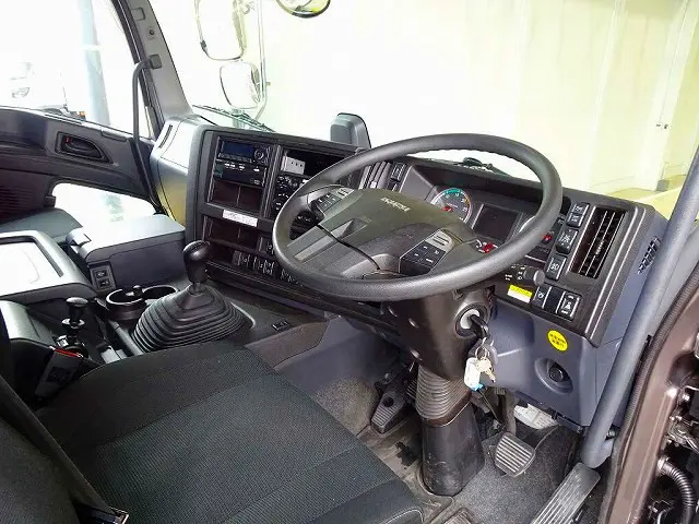 いすゞ ギガ 2PG-CYJ77C(8x4)の写真5