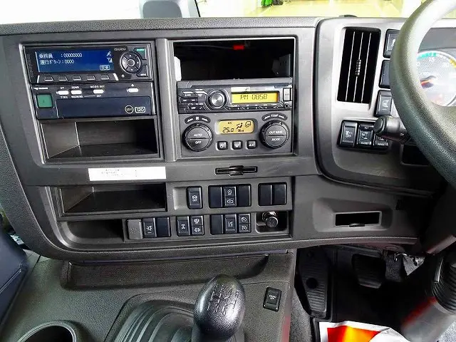 バックモニター タコグラフ アドブルー ターボ 排気ブレーキ T/Mリターダ デフロック クルーズコントロール HSA 車線逸脱警報装置 PCB アルミホイール|いすゞ ギガ 2PG-CYJ77C(8x4)の写真9