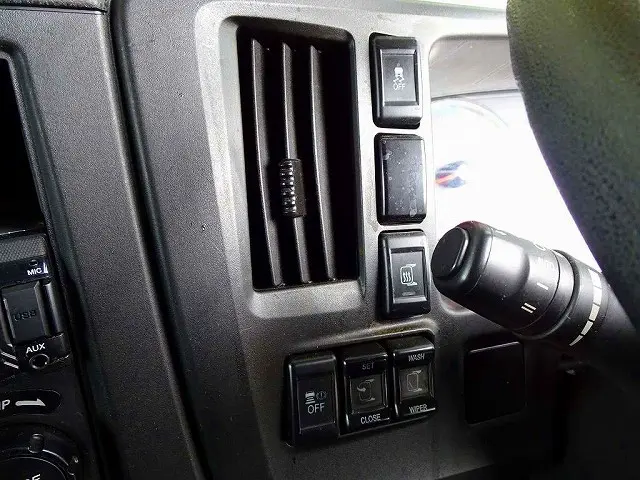 いすゞ ギガ 2PG-CYJ77C(8x4)の写真14
