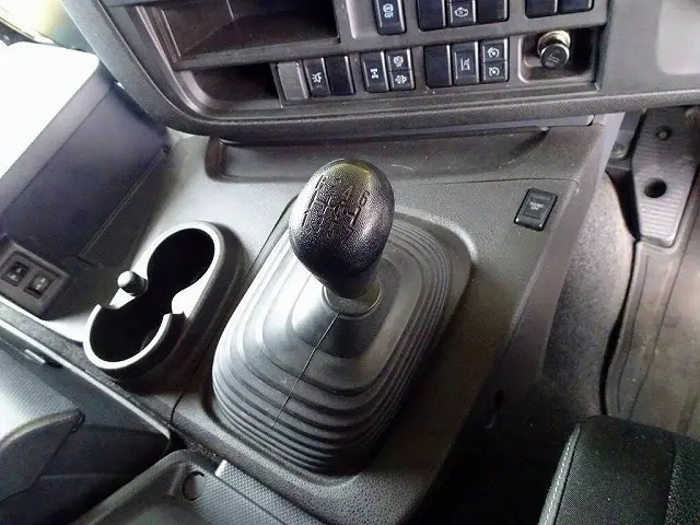 いすゞ ギガ 2PG-CYJ77C(8x4)の写真19