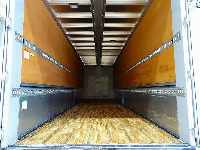 荷台内寸:967×240×265 リア観音扉 センタースロットル付五方開 左右セイコーラック2対 落とし込みフック9対 ラッシングレール2段(69cm/150cm) 荷室LED灯4個|いすゞ ギガ 2PG-CYJ77C(8x4)の写真21
