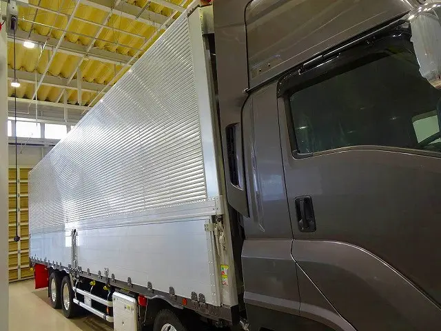 荷台内寸:967×240×265 リア観音扉 センタースロットル付五方開 左右セイコーラック2対 落とし込みフック9対 ラッシングレール2段(69cm/150cm) 荷室LED灯4個|いすゞ ギガ 2PG-CYJ77C(8x4)の写真26