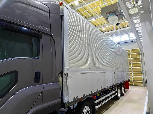 荷台内寸:967×240×265 リア観音扉 センタースロットル付五方開 左右セイコーラック2対 落とし込みフック9対 ラッシングレール2段(69cm/150cm) 荷室LED灯4個|いすゞ ギガ 2PG-CYJ77C(8x4)の写真27