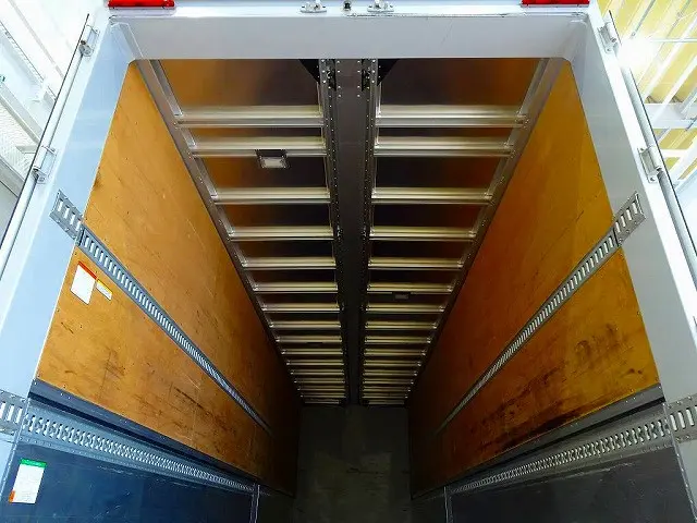 いすゞ ギガ 2PG-CYJ77C(8x4)の写真28