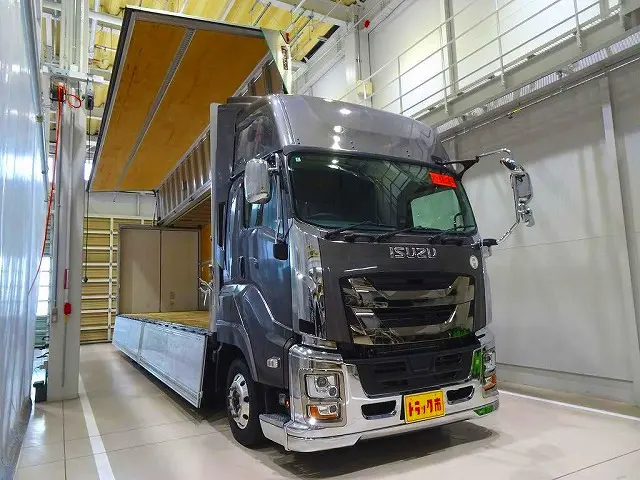 お問合せ管理No.G831 R5 ギガ 13.7t 4軸 アルミウイング リアエアサス 380ps メッキフロントバンパー/スカート/コーナーパネル/ミラーカバー/ミラーステー|いすゞ ギガ 2PG-CYJ77C(8x4)の写真28