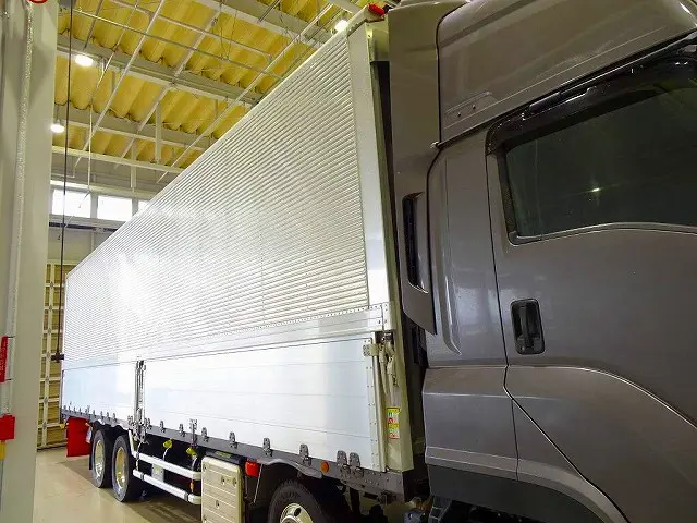 いすゞ ギガ 2PG-CYJ77C(8x4)の写真31