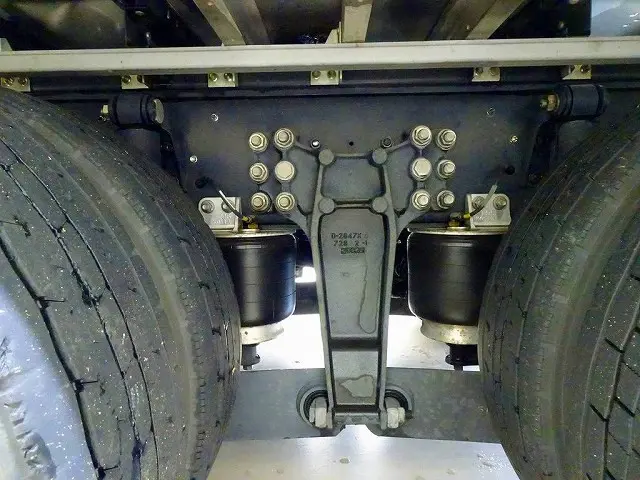 いすゞ ギガ 2PG-CYJ77C(8x4)の写真41