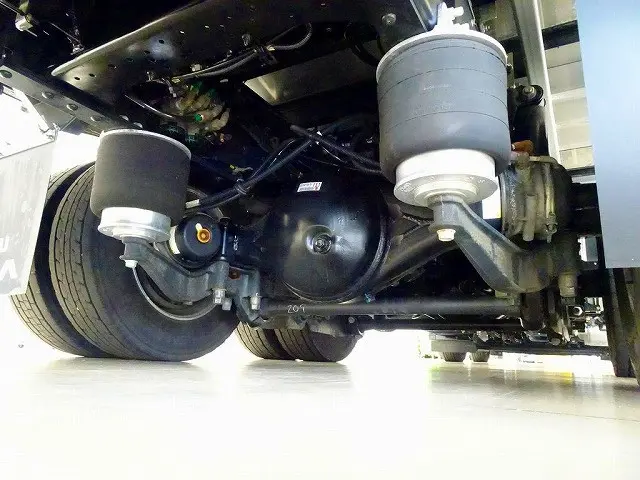 いすゞ ギガ 2PG-CYJ77C(8x4)の写真42