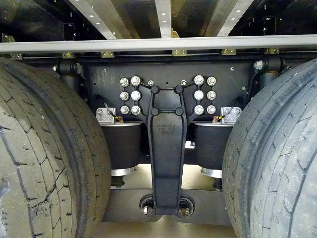 いすゞ ギガ 2PG-CYJ77C(8x4)の写真46