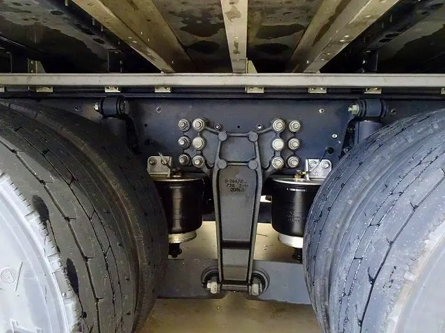 いすゞ ギガ 2PG-CYJ77C(8x4)の写真47