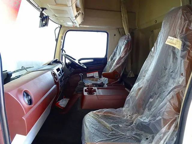 クルーズコントロール ESスタート 車線逸脱警報装置 PCS アイドリングストップ LEDヘッドライト/フォグランプ TRC 室内LED灯/カーテン ハイルーフ|日野 デュトロ 2PG-FD2ABG(2WD)の写真9