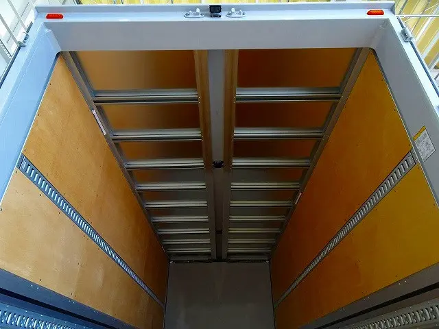 荷台内寸:626×240×242 トランテックス/W110M56 リア観音扉 落とし込みフック5対 左右セイコーラック ラッシングレール2段(58cm/140cm)/ベルト1個 荷室LED灯3個|日野 デュトロ 2PG-FD2ABG(2WD)の写真24