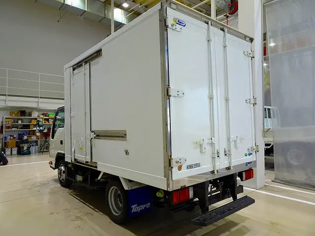 いすゞ エルフ 2RG-NHR88AN(2WD)の写真4