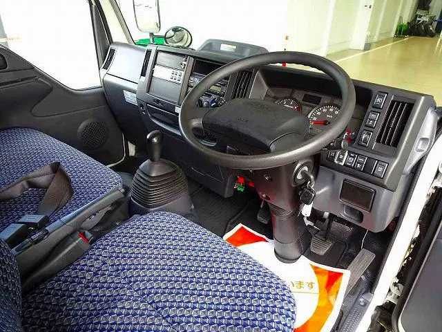AC PS PW SRS ABS キーレス 左電格ミラー Bluetooth アドブルー ターボ HSA 車線逸脱警報装置 PCB フロア5MT|いすゞ エルフ 2RG-NHR88AN(2WD)の写真5