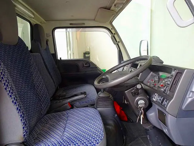 いすゞ エルフ 2RG-NHR88AN(2WD)の写真6