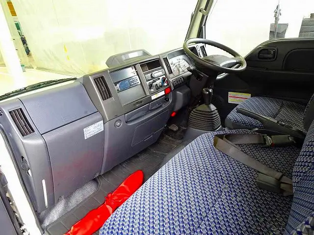 いすゞ エルフ 2RG-NHR88AN(2WD)の写真7