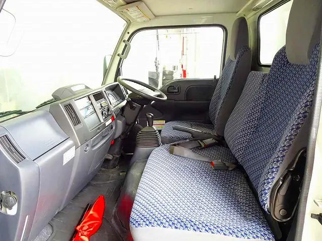 いすゞ エルフ 2RG-NHR88AN(2WD)の写真8