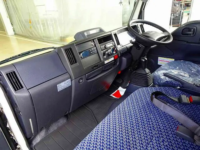 AC PS PW SRS ABS キーレス 左電格ミラー Bluetooth アドブルー ターボ HSA 車線逸脱警報装置 PCB フロア5MT|いすゞ エルフ 2RG-NHR88AN(2WD)の写真8