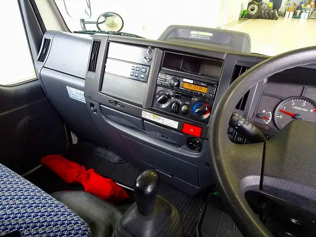 いすゞ エルフ 2RG-NHR88AN(2WD)の写真9