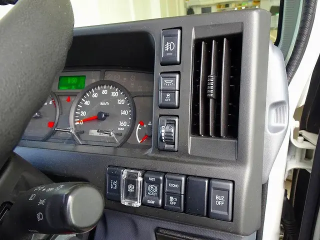 いすゞ エルフ 2RG-NHR88AN(2WD)の写真17