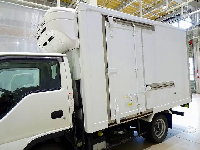 いすゞ エルフ 2RG-NHR88AN(2WD)の写真28