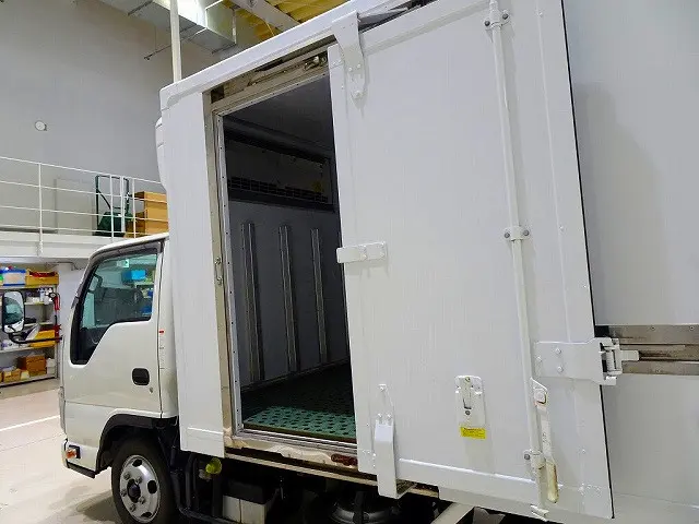 いすゞ エルフ 2RG-NHR88AN(2WD)の写真30