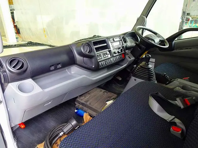 日野 デュトロ 2KG-XZU775M(4WD)の写真7