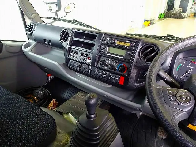 日野 デュトロ 2KG-XZU775M(4WD)の写真9