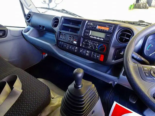 AC PS PW SRS ABS 集中ドアロック 左電格ミラー Bluetooth バックモニター ターボ 排気ブレーキ 坂道発進補助装置 フロア5MT|日野 デュトロ 2KG-XZU775M(4WD)の写真10