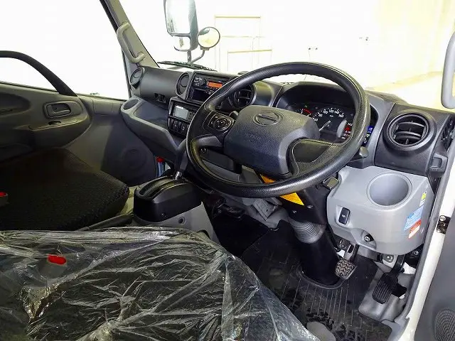 日野 デュトロ 2RG-XZC645M(2WD)の写真5