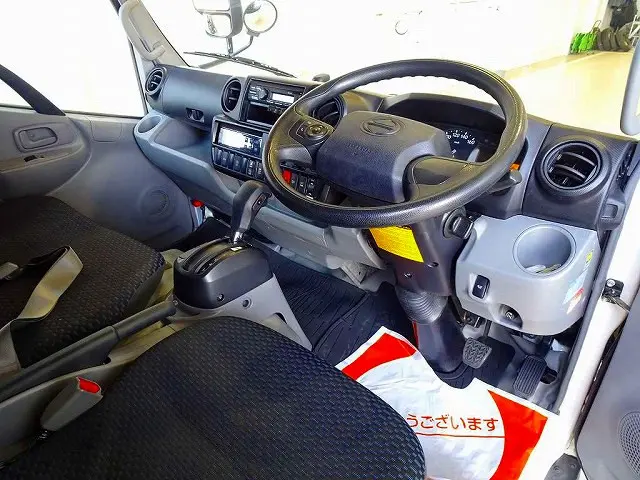 AC PS PW SRS ABS キーフリー 左電格ミラー ラジオ ETC バックモニター ドライブレコーダー ターボ 排気ブレーキ フロアAT 2ペダル|日野 デュトロ 2RG-XZC645M(2WD)の写真5
