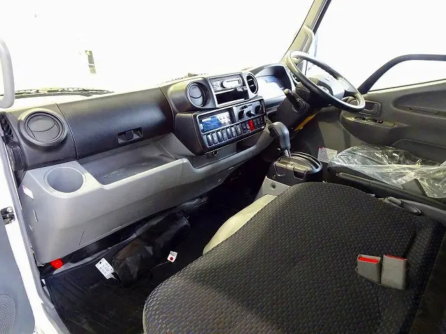 日野 デュトロ 2RG-XZC645M(2WD)の写真7