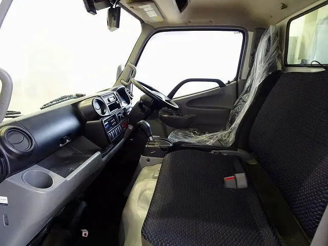 日野 デュトロ 2RG-XZC645M(2WD)の写真8