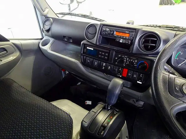 日野 デュトロ 2RG-XZC645M(2WD)の写真9