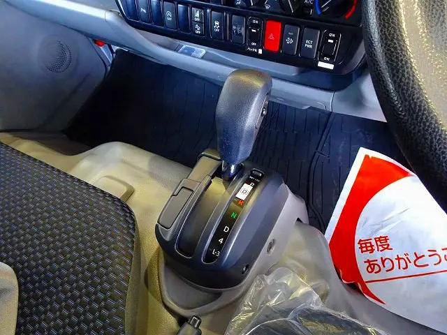 フロアAT 2ペダル|日野 デュトロ 2RG-XZC645M(2WD)の写真13