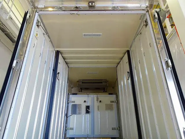 荷台内寸(リア):289×166×184(すのこ付:181) リア荷室/左サイドスライドドア 水抜き穴前後2対 荷室LED灯2個 水抜き穴前後2対 荷室LED灯2個|日野 デュトロ 2RG-XZC645M(2WD)の写真19