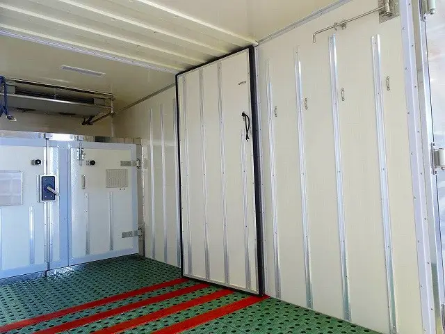 荷台内寸(リア):289×166×184(すのこ付:181) リア荷室/左サイドスライドドア 水抜き穴前後2対 荷室LED灯2個 水抜き穴前後2対 荷室LED灯2個|日野 デュトロ 2RG-XZC645M(2WD)の写真21