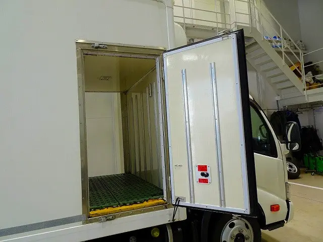 日野 デュトロ 2RG-XZC645M(2WD)の写真33