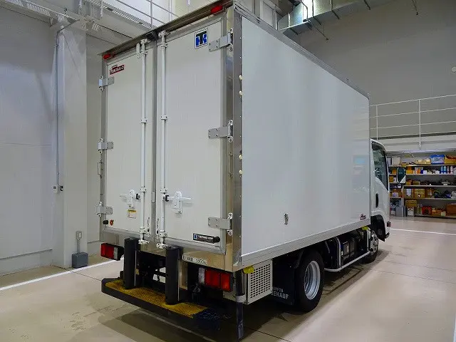 いすゞ エルフ 2RG-NLR88AN(2WD)の写真3