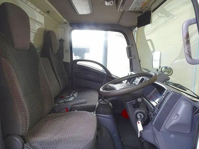 いすゞ エルフ 2RG-NLR88AN(2WD)の写真6