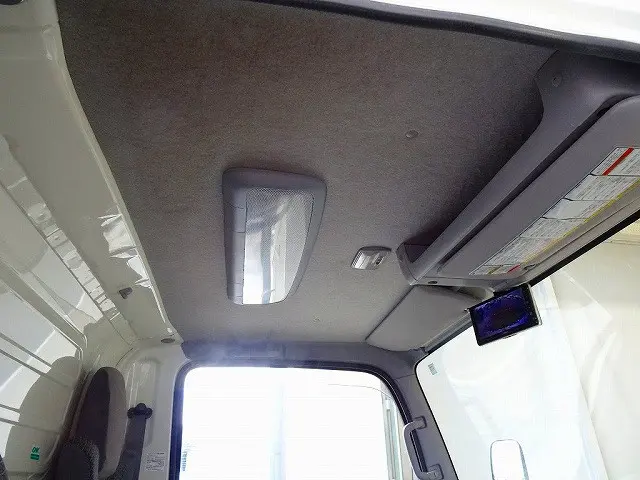 いすゞ エルフ 2RG-NLR88AN(2WD)の写真7
